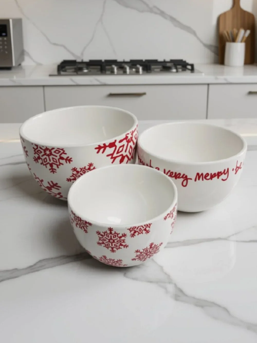 Crate & Barrel “Be Very Merry” Nesting Bowls – Set of 3